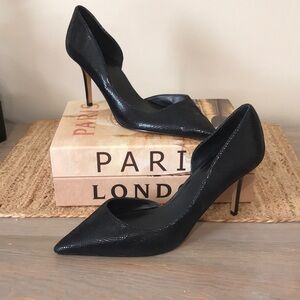 🖤 White House Black Market 🖤…Size 9… Black Leather Pointed Toe Pumps/Heels!